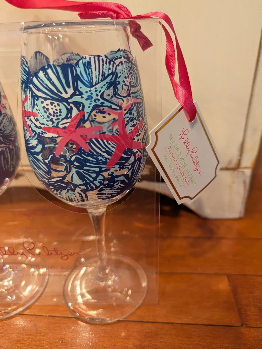 NWT Lilly Pulitzer Set Of 2 Acrylic Wine Glasses pattern  
